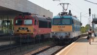 Diesellokomotive MÁV Baureihe M41 418 312 und V43 in Balatonfüred Ungarn