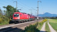 Elektrolokomotive ÖBB Taurus 1016 030 und 1116 236