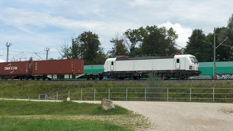 Elektrolokomotive Siemens Vectron 193 Güterzug Freilassing