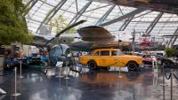 Hangar 7 Salzburg Flughafen Flugzeuge Taxi Hubschrauber B-25